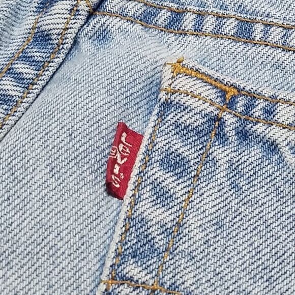 VINTAGE Levi's High Rise Wedgie Light Wash Shorts - Picture 10 of 14